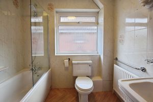 Family Bathroom- click for photo gallery
